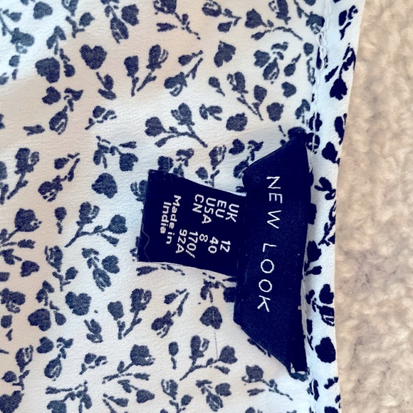 New Look floral blouse with ruffle sleeves - Picture 2 of 2